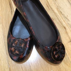 Tory Burch patent leather size 6.5 tortoise shell print